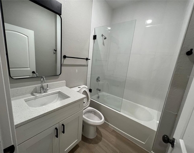 12130 Henley Avenue - Photo Thumbnail 9