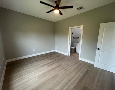 12130 Henley Avenue - Photo Thumbnail 13