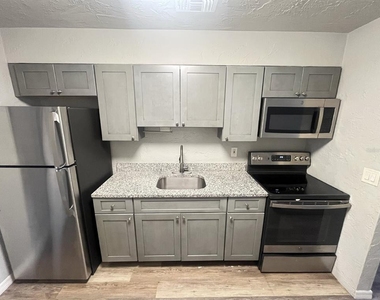 2519 9th Avenue W - Photo Thumbnail 4