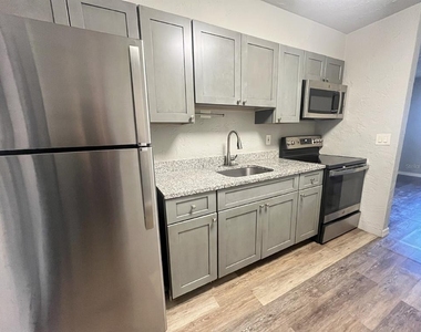 2519 9th Avenue W - Photo Thumbnail 5