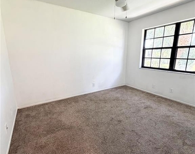 19505 Quesada Avenue - Photo Thumbnail 13