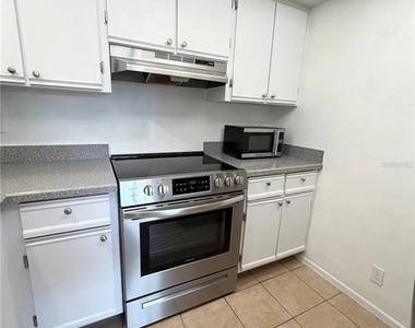 19505 Quesada Avenue - Photo Thumbnail 10