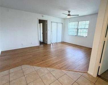 19505 Quesada Avenue - Photo Thumbnail 3