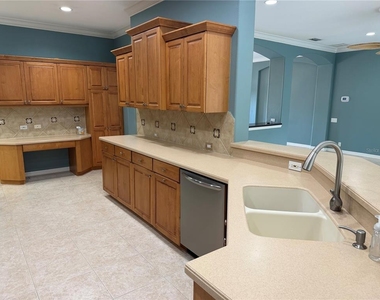 4823 Carrington Circle - Photo Thumbnail 18