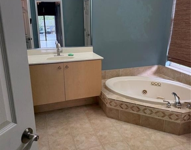 4823 Carrington Circle - Photo Thumbnail 31