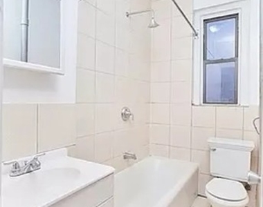 4848 Broadway - Photo Thumbnail 5