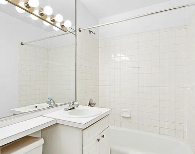 226 East 25th Street - Photo Thumbnail 5