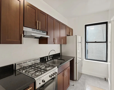 201 West 11th Street - Photo Thumbnail 5