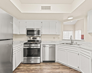 1861 Sonoma Place - Photo Thumbnail 14
