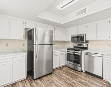 1861 Sonoma Place - Photo Thumbnail 13