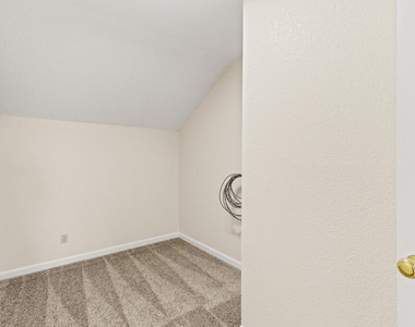 1861 Sonoma Place - Photo Thumbnail 22