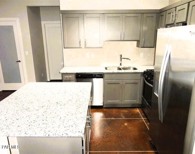 14829 Bert Cameron Avenue - Photo Thumbnail 5