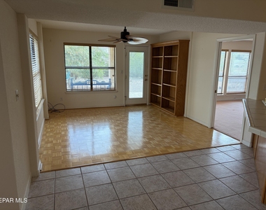320 Avenida Mirador - Photo Thumbnail 9