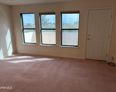320 Avenida Mirador - Photo Thumbnail 14