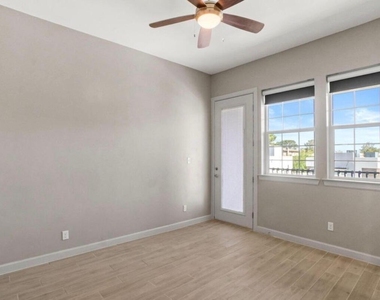 313 Vin Raliuga Court - Photo Thumbnail 12