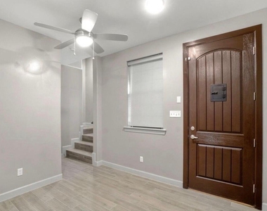 313 Vin Raliuga Court - Photo Thumbnail 3