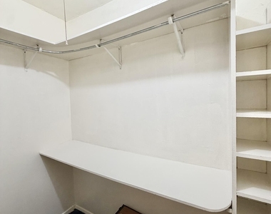 7404 Franklin Drive - Photo Thumbnail 12