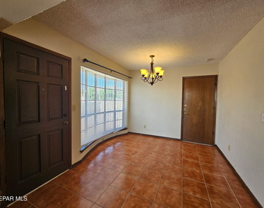 10604 Pleasant Hills Drive - Photo Thumbnail 3