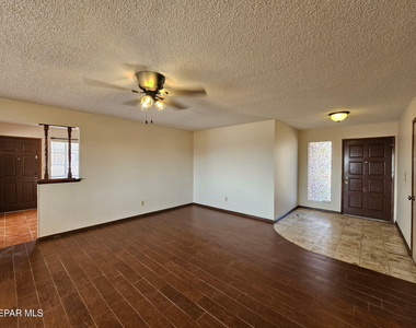 10604 Pleasant Hills Drive - Photo Thumbnail 6