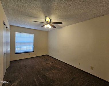 10604 Pleasant Hills Drive - Photo Thumbnail 8