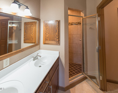 326 Coates Drive - Photo Thumbnail 9