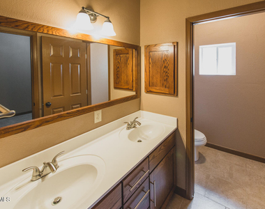 326 Coates Drive - Photo Thumbnail 19