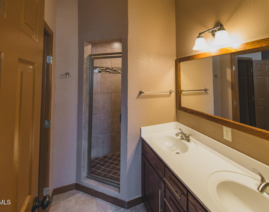 326 Coates Drive - Photo Thumbnail 20