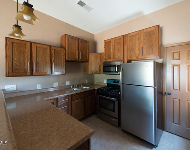 326 Coates Drive - Photo Thumbnail 2