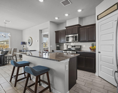 6170 Hidden Passage Avenue - Photo Thumbnail 4