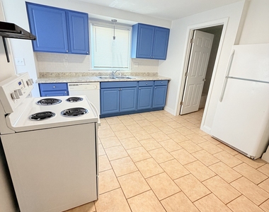 8 Locust Street - Photo Thumbnail 5