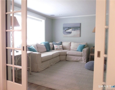 8 Lawson Drive - Photo Thumbnail 4