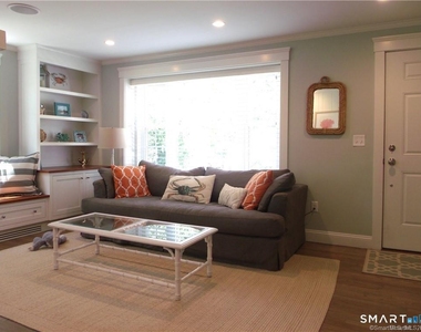 8 Lawson Drive - Photo Thumbnail 2