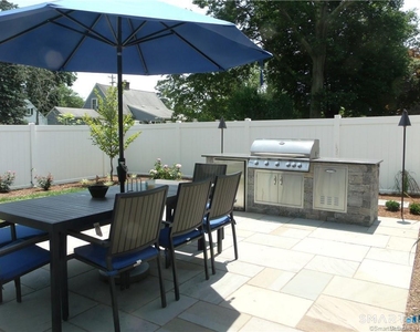 8 Lawson Drive - Photo Thumbnail 14