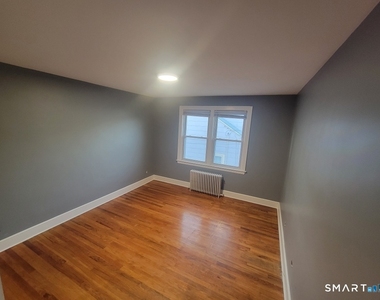 307 Hill Street - Photo Thumbnail 7