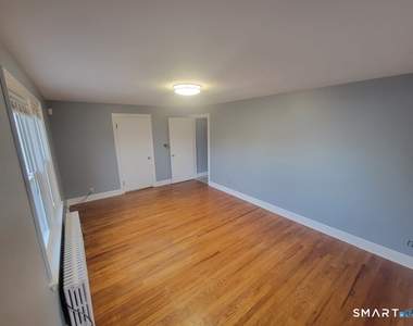 307 Hill Street - Photo Thumbnail 10