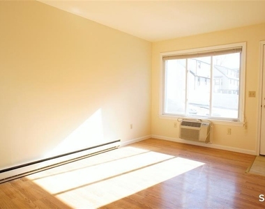 37 Ferris Avenue - Photo Thumbnail 3