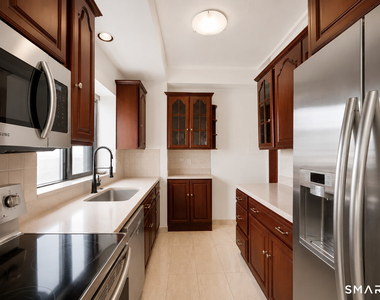 44 Strawberry Hill Avenue - Photo Thumbnail 9