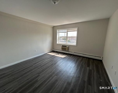 40-2 Prospect Avenue - Photo Thumbnail 10