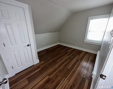 76-78 Sanford Avenue - Photo Thumbnail 7