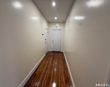 204 Homestead Avenue - Photo Thumbnail 4