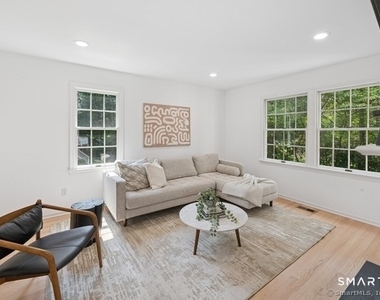 88 Edward Place - Photo Thumbnail 14
