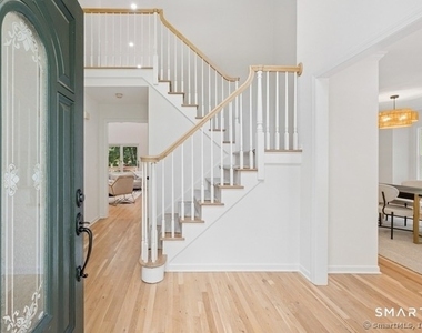 88 Edward Place - Photo Thumbnail 1