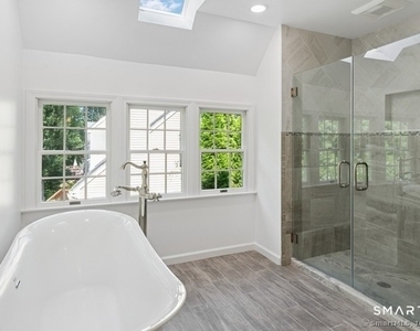 88 Edward Place - Photo Thumbnail 23