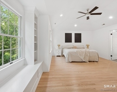 88 Edward Place - Photo Thumbnail 21