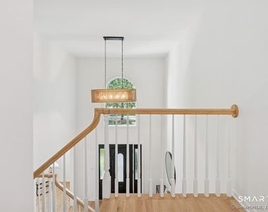 88 Edward Place - Photo Thumbnail 19