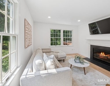 88 Edward Place - Photo Thumbnail 15