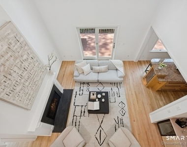 88 Edward Place - Photo Thumbnail 10