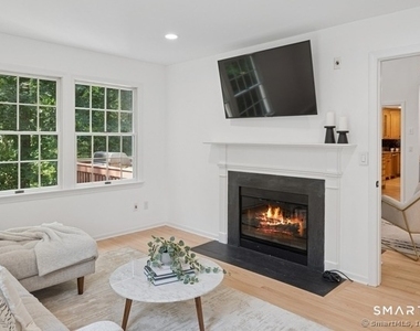 88 Edward Place - Photo Thumbnail 13