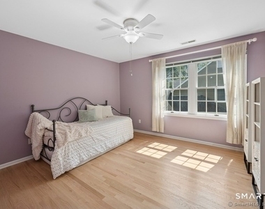88 Edward Place - Photo Thumbnail 26