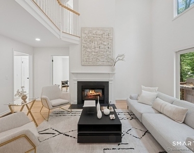 88 Edward Place - Photo Thumbnail 9